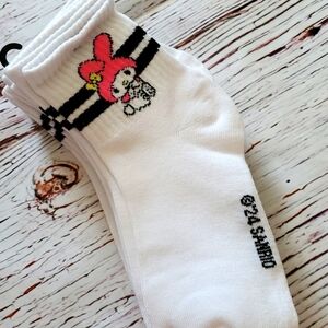 🆕️ SANRIO HELLO KITTY AND FRIENDS WHITE CAPRI SOCKS (5 PAIRS) 🤍